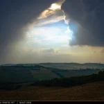 Il cielo plumbeo si apre dopo un temporale